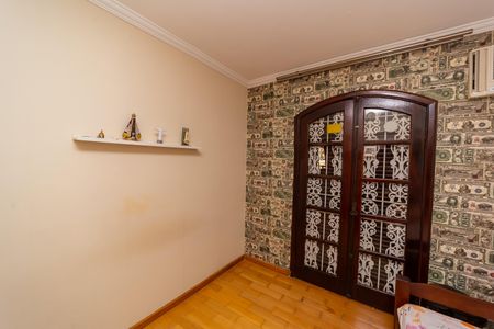 Casa à venda com 300m², 3 quartos e 2 vagas Casa à venda com 300m², 3 quartos e 2 vagasQuarto 3