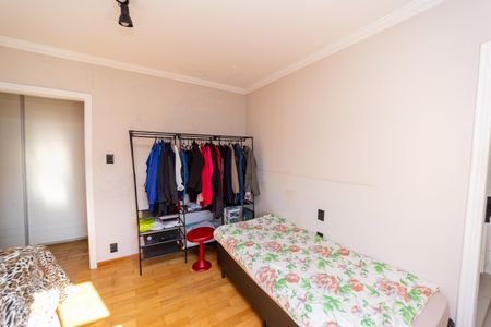 Casa à venda com 300m², 3 quartos e 2 vagas Casa à venda com 300m², 3 quartos e 2 vagasQuarto 1