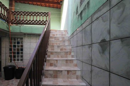 Casa à venda com 140m², 2 quartos e 2 vagas Casa à venda com 140m², 2 quartos e 2 vagasescada