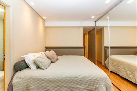 Apartamento à venda com 86m², 3 quartos e 2 vagas Apartamento à venda com 86m², 3 quartos e 2 vagasSuíte