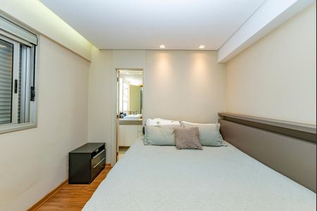 Apartamento à venda com 86m², 3 quartos e 2 vagas Apartamento à venda com 86m², 3 quartos e 2 vagasSuíte