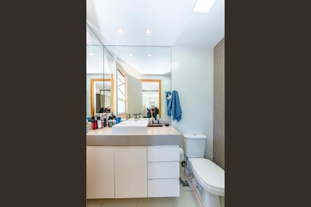 Apartamento à venda com 86m², 3 quartos e 2 vagas Apartamento à venda com 86m², 3 quartos e 2 vagasBanheiro da Suíte