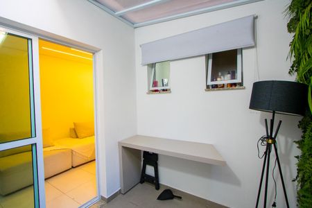 Apartamento para alugar com 55m², 2 quartos e 1 vaga Apartamento para alugar com 55m², 2 quartos e 1 vagaÁrea de serviço