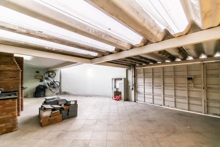 Casa à venda com 330m², 3 quartos e 4 vagas Casa à venda com 330m², 3 quartos e 4 vagasGaragem