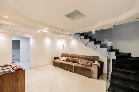 Casa à venda com 330m², 3 quartos e 4 vagas Casa à venda com 330m², 3 quartos e 4 vagasSala