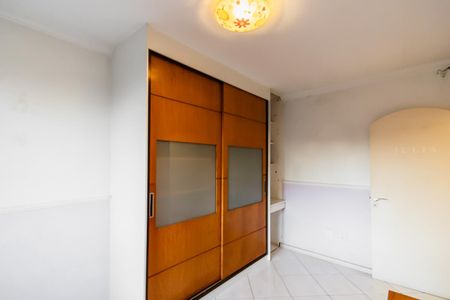 Casa à venda com 330m², 3 quartos e 4 vagas Casa à venda com 330m², 3 quartos e 4 vagasQuarto 2