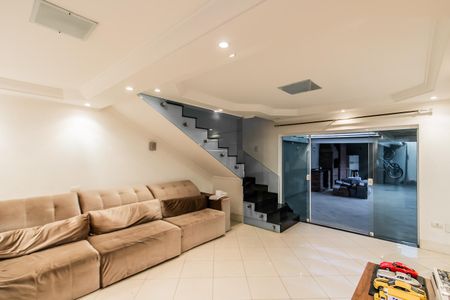 Casa à venda com 330m², 3 quartos e 4 vagas Casa à venda com 330m², 3 quartos e 4 vagasSala