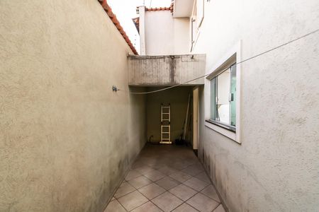 Casa à venda com 330m², 3 quartos e 4 vagas Casa à venda com 330m², 3 quartos e 4 vagasCorredor