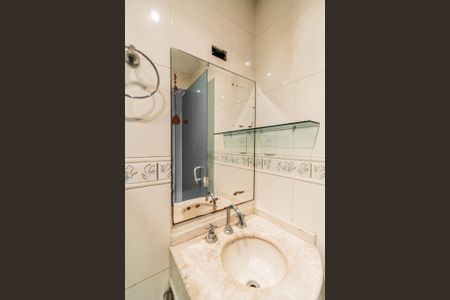 Casa à venda com 330m², 3 quartos e 4 vagas Casa à venda com 330m², 3 quartos e 4 vagasBanheiro de serviço