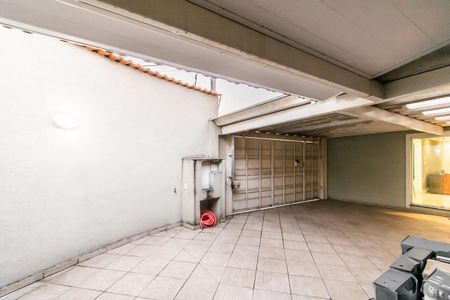 Casa à venda com 330m², 3 quartos e 4 vagas Casa à venda com 330m², 3 quartos e 4 vagasGaragem
