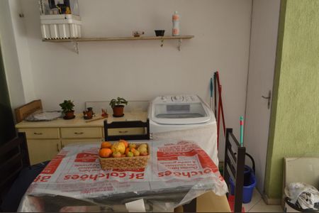 Casa de condomínio à venda com 121m², 2 quartos e 1 vagaÁrea de Serviço