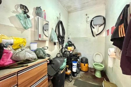 Casa à venda com 280m², 2 quartos e 6 vagasBanheiro 