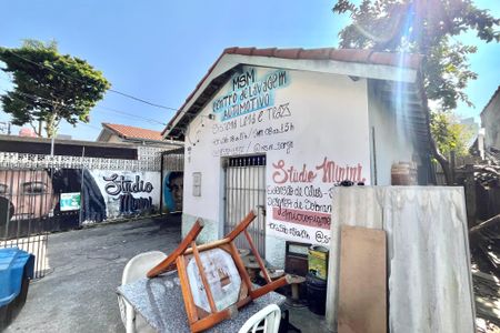 Casa à venda com 280m², 2 quartos e 6 vagasFachada