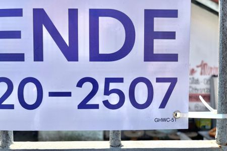 Casa à venda com 280m², 2 quartos e 6 vagasPlaquinha 