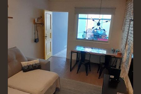 Casa de condomínio à venda com 148m², 3 quartos e 2 vagas Casa de condomínio à venda com 148m², 3 quartos e 2 vagasSala