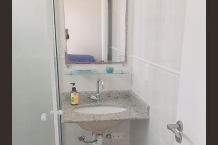 Casa de condomínio à venda com 148m², 3 quartos e 2 vagas Casa de condomínio à venda com 148m², 3 quartos e 2 vagasBanheiro da Suíte