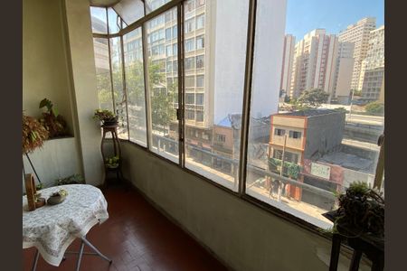 Apartamento à venda com 100m², 2 quartos e sem vaga Apartamento à venda com 100m², 2 quartos e sem vagaVaranda