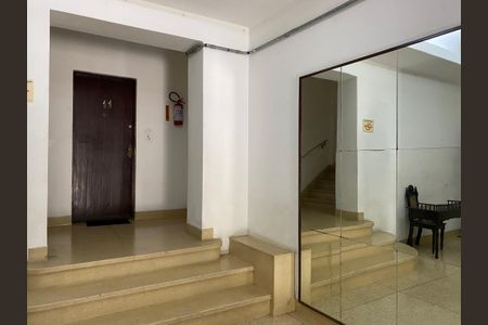 Apartamento à venda com 100m², 2 quartos e sem vaga Apartamento à venda com 100m², 2 quartos e sem vagaHall social