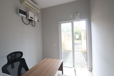 Casa à venda com 73m², 3 quartos e 2 vagasEscritório