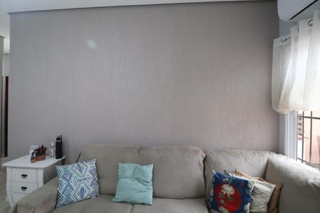 Casa à venda com 73m², 3 quartos e 2 vagasSala