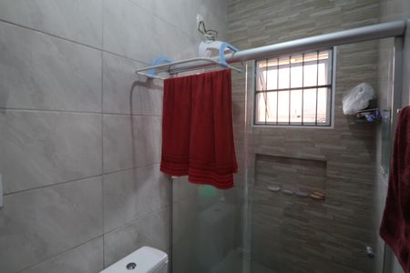 Casa à venda com 73m², 3 quartos e 2 vagasBanheiro