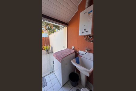 Casa de condomínio à venda com 132m², 3 quartos e 2 vagasÁrea de Serviço