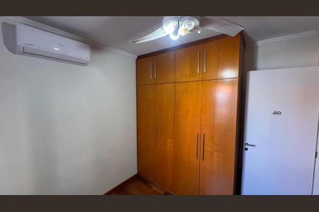 Casa de condomínio à venda com 132m², 3 quartos e 2 vagasQuarto 3