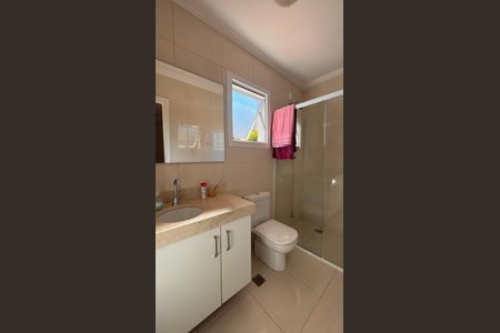 Casa de condomínio à venda com 132m², 3 quartos e 2 vagasBanheiro da Suíte