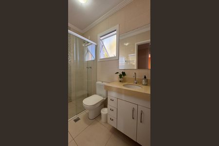 Casa de condomínio à venda com 132m², 3 quartos e 2 vagasBanheiro