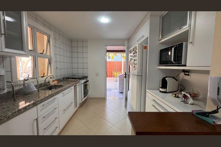 Casa de condomínio à venda com 132m², 3 quartos e 2 vagasCozinha