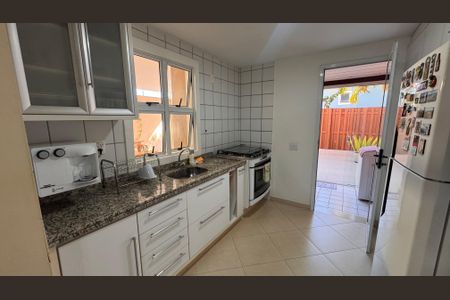 Casa de condomínio à venda com 132m², 3 quartos e 2 vagasCozinha