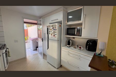 Casa de condomínio à venda com 132m², 3 quartos e 2 vagasCozinha