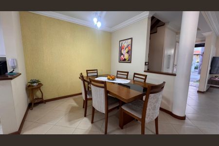 Casa de condomínio à venda com 132m², 3 quartos e 2 vagasSala de Jantar