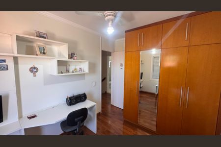 Casa de condomínio à venda com 132m², 3 quartos e 2 vagasQuarto 2