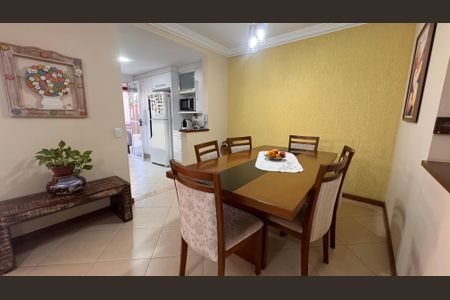 Casa de condomínio à venda com 132m², 3 quartos e 2 vagasSala de Jantar