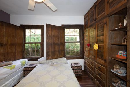 Casa de condomínio para alugar com 559m², 5 quartos e 4 vagasQuarto 2