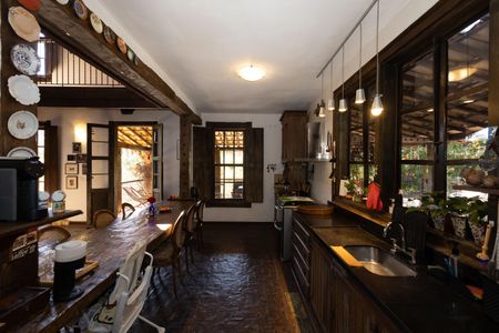 Casa de condomínio para alugar com 559m², 5 quartos e 4 vagasCozinha