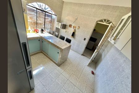 Casa à venda com 180m², 6 quartos e 4 vagasCozinha 1