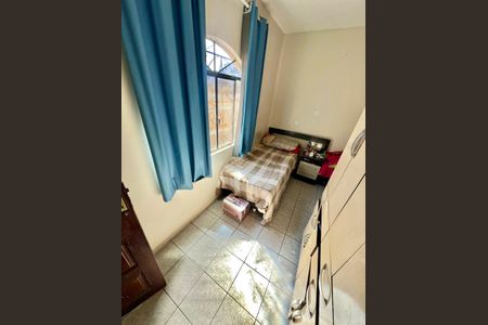 Casa à venda com 180m², 6 quartos e 4 vagasQuarto 2