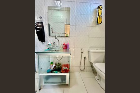 Casa à venda com 180m², 6 quartos e 4 vagasBanheiro Social 1