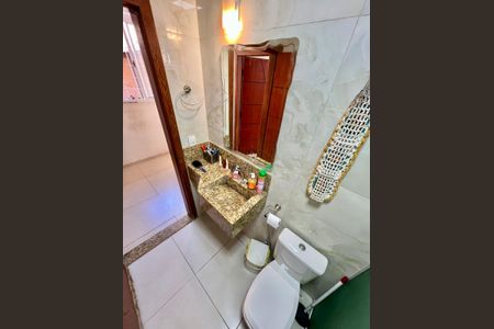 Casa à venda com 180m², 6 quartos e 4 vagasBanheiro Social 2