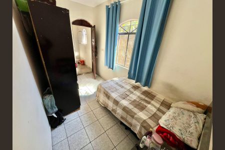 Casa à venda com 180m², 6 quartos e 4 vagasQuarto 2