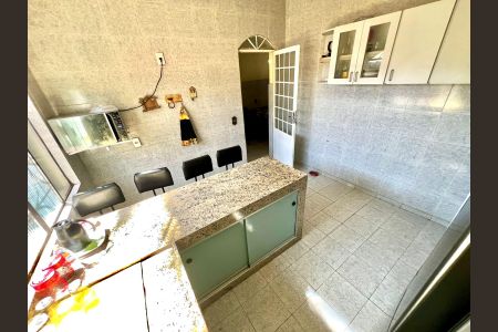 Casa à venda com 180m², 6 quartos e 4 vagasCozinha 1