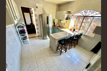 Casa à venda com 180m², 6 quartos e 4 vagasCozinha 1