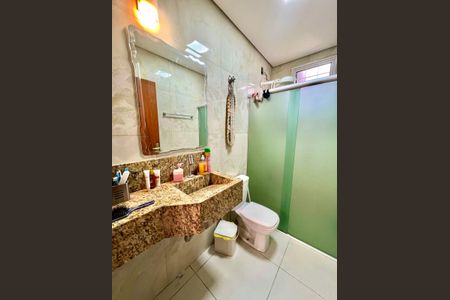 Casa à venda com 180m², 6 quartos e 4 vagasBanheiro Social 2