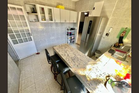 Casa à venda com 180m², 6 quartos e 4 vagasCozinha 1