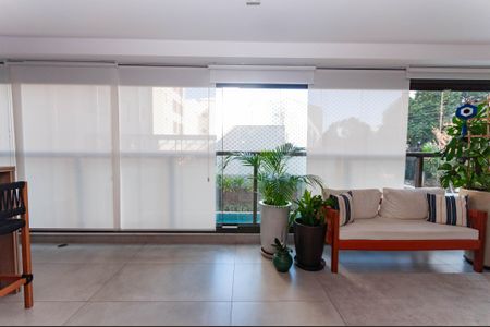 Apartamento para alugar com 130m², 3 quartos e 2 vagas Apartamento para alugar com 130m², 3 quartos e 2 vagasVaranda