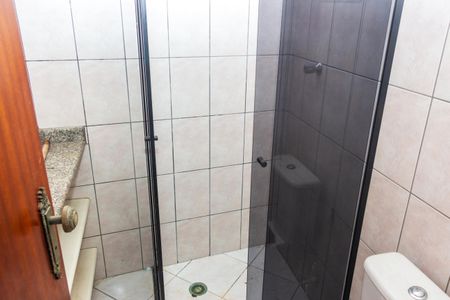 Casa à venda com 105m², 3 quartos e 2 vagasBanheiro