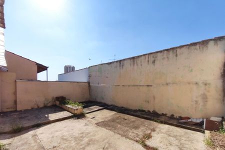 Casa à venda com 110m², 2 quartos e 3 vagas Casa à venda com 110m², 2 quartos e 3 vagasQuintal
