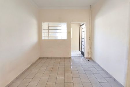 Casa à venda com 110m², 2 quartos e 3 vagas Casa à venda com 110m², 2 quartos e 3 vagasSala